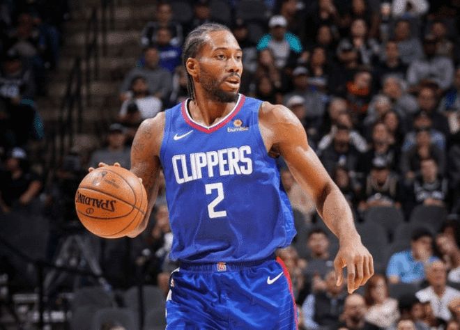 马明宇隔空给邵佳一加油：非常期待佳一率领国足走出低谷（马明宇隔空声援邵佳一：盼其率国足重振雄风）