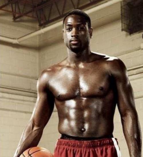 安切洛蒂：加布里埃尔内收肌受伤，周日将进行检查（安切洛蒂透露加布里埃尔内收肌受伤，将在周日接受检查）