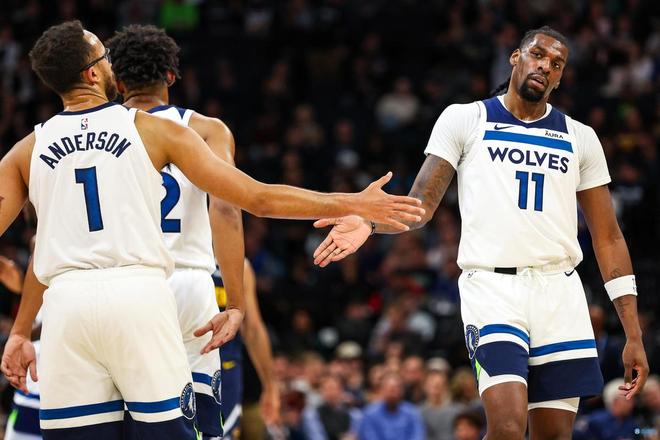 德媒：法兰克福为巴霍亚标价至少8000万欧，阿森纳正在关注他（德媒称法兰克福为巴霍亚开价至少8000万欧元，阿森纳正密切关注）