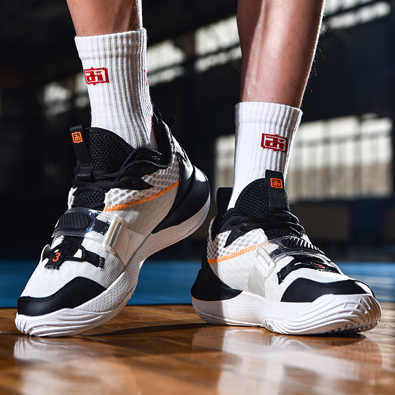 记者：苏亚雷斯可能离开迈阿密回乌拉圭民族，未来几天是关键（据记者报道，苏亚雷斯或将离开迈阿密，重返乌拉圭民族队，接下来几天至关重要）