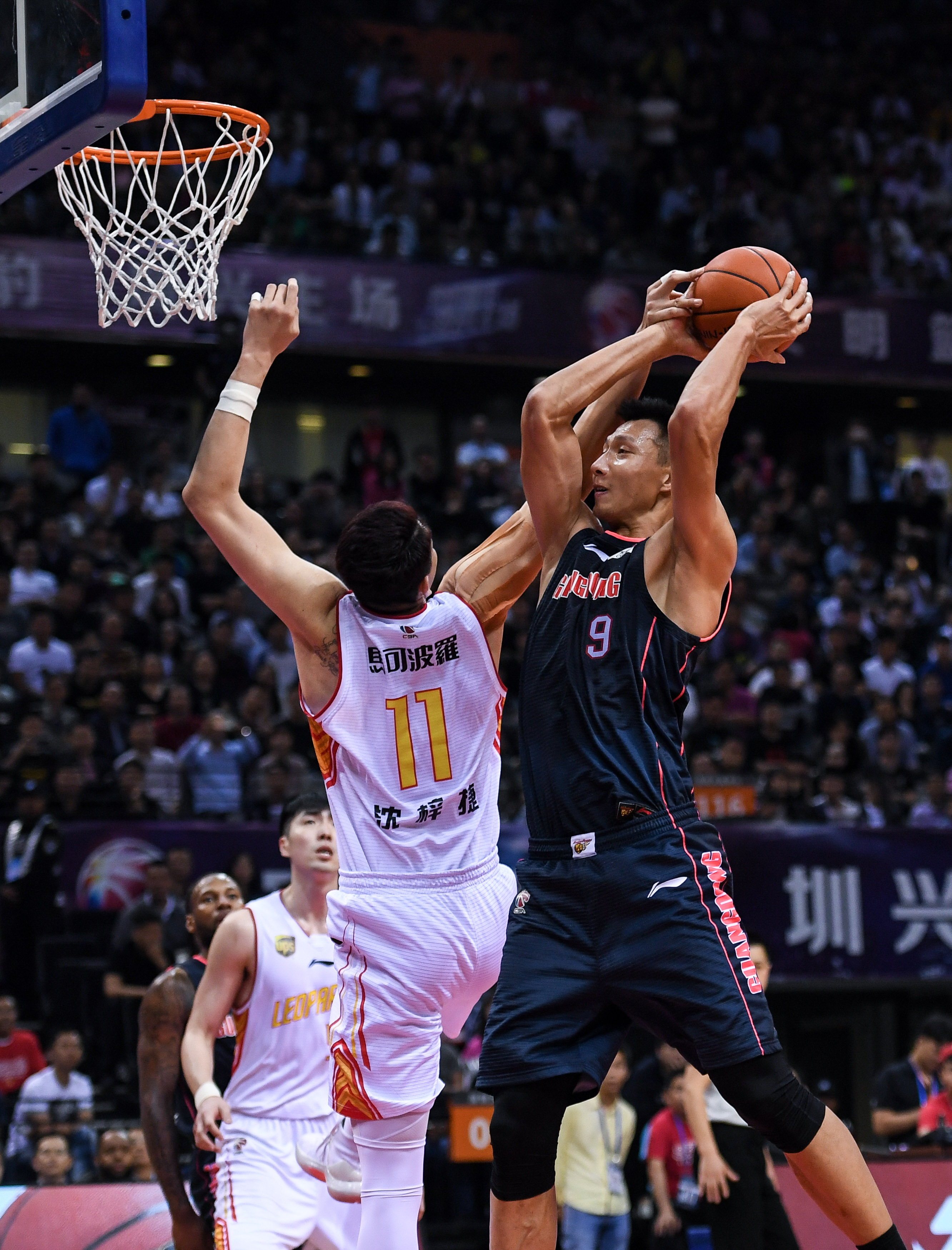 西媒：亚马尔被曝上周五出现在夜总会，目击者证实消息属实（西媒称亚马尔上周五疑似现身夜店，目击者称亲眼所见）