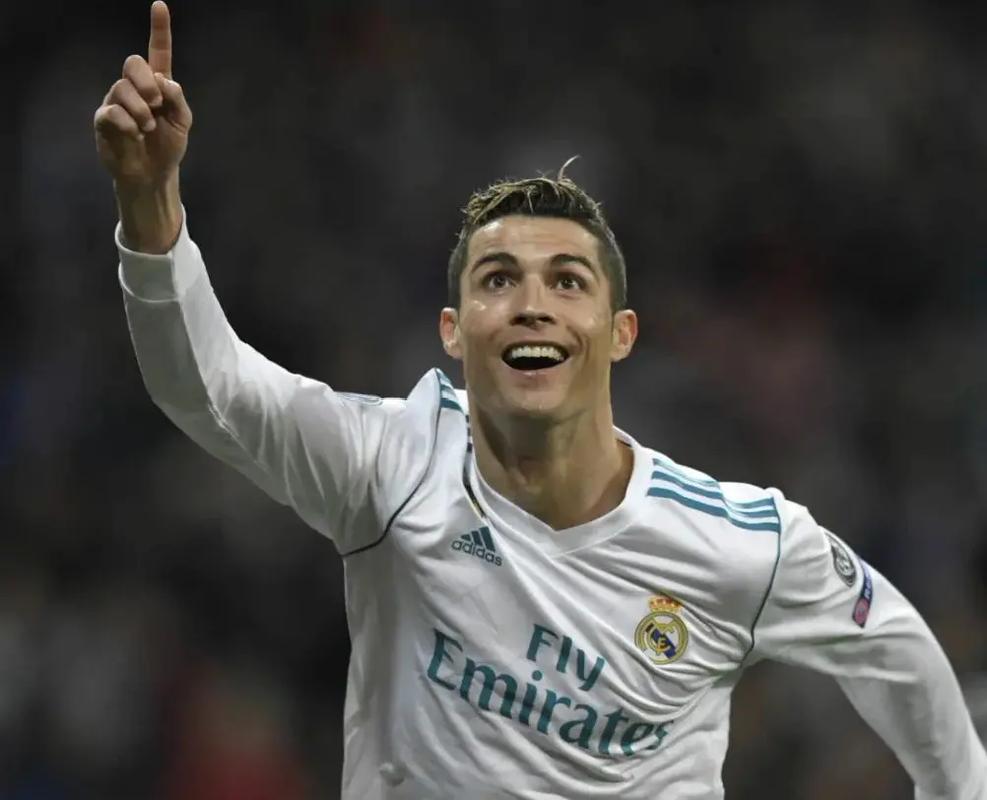 西甲第13轮观赛指南：巴萨重回诺坎普，皇马挑战埃尔切（西甲第13轮看点前瞻：巴萨重返诺坎普，皇马客场挑战埃尔切）