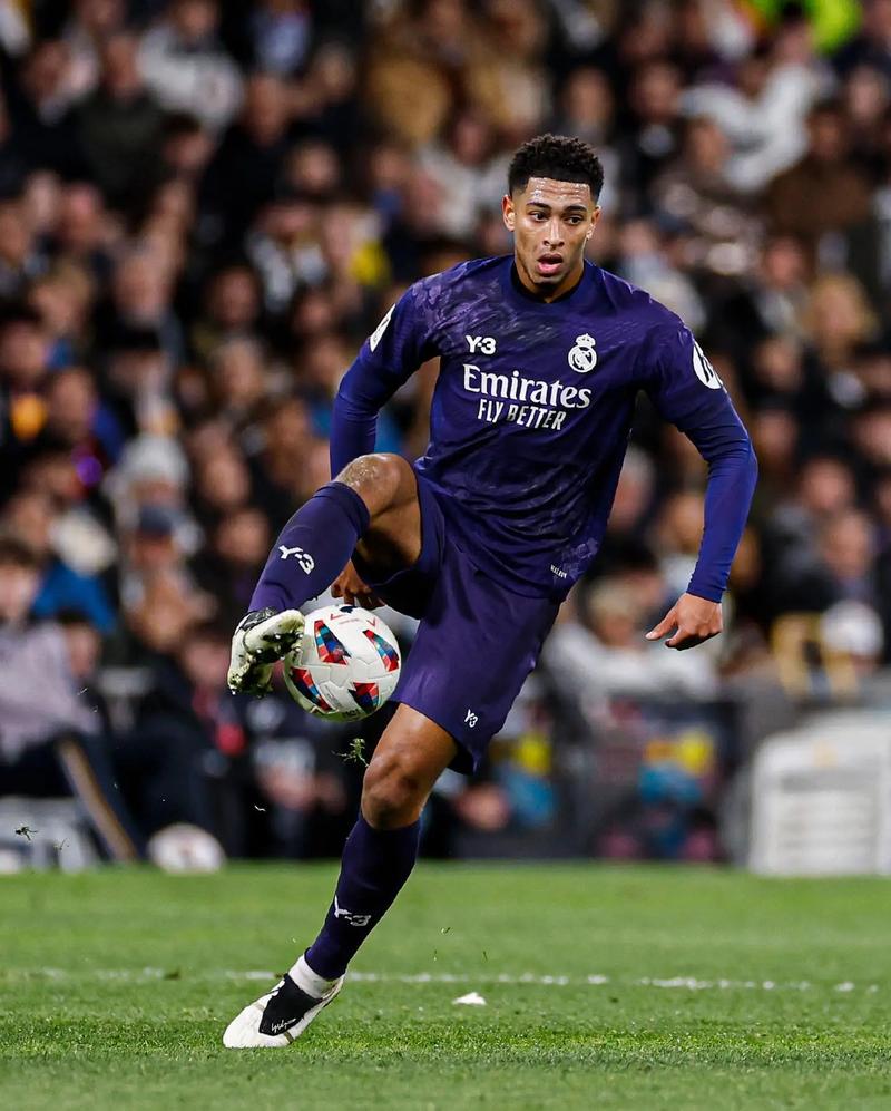 意媒：国米将贝尔纳韦视为未来中场引援人选，已派球探考察（意媒称国米将贝尔纳韦列为未来中场目标，已派球探现场考察）